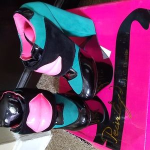 Privileged Platform Kiss Shoes